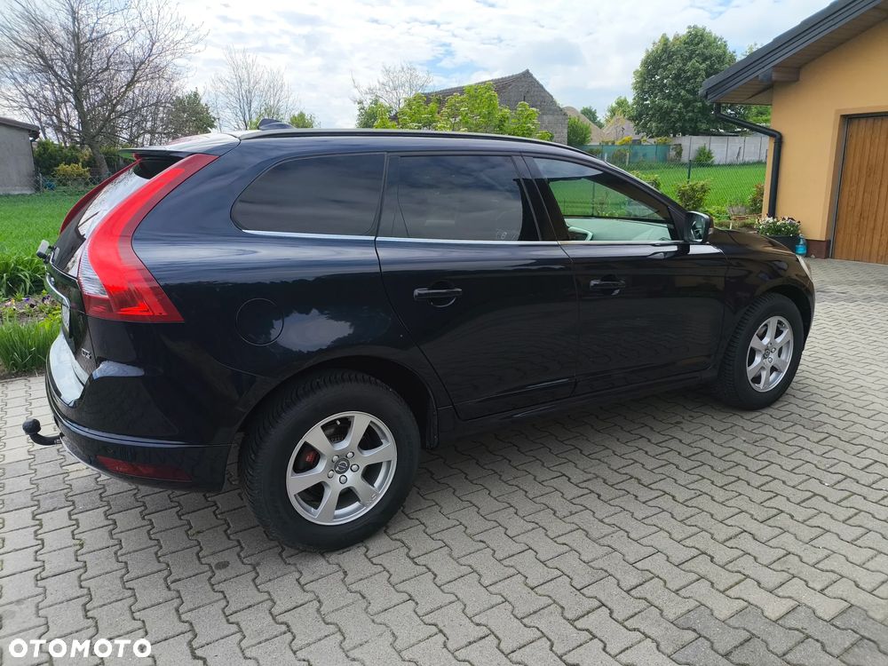 Volvo XC 60 D3 Drive-E Momentum - 4