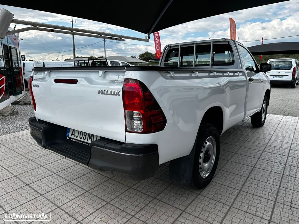 Toyota Hilux - 10