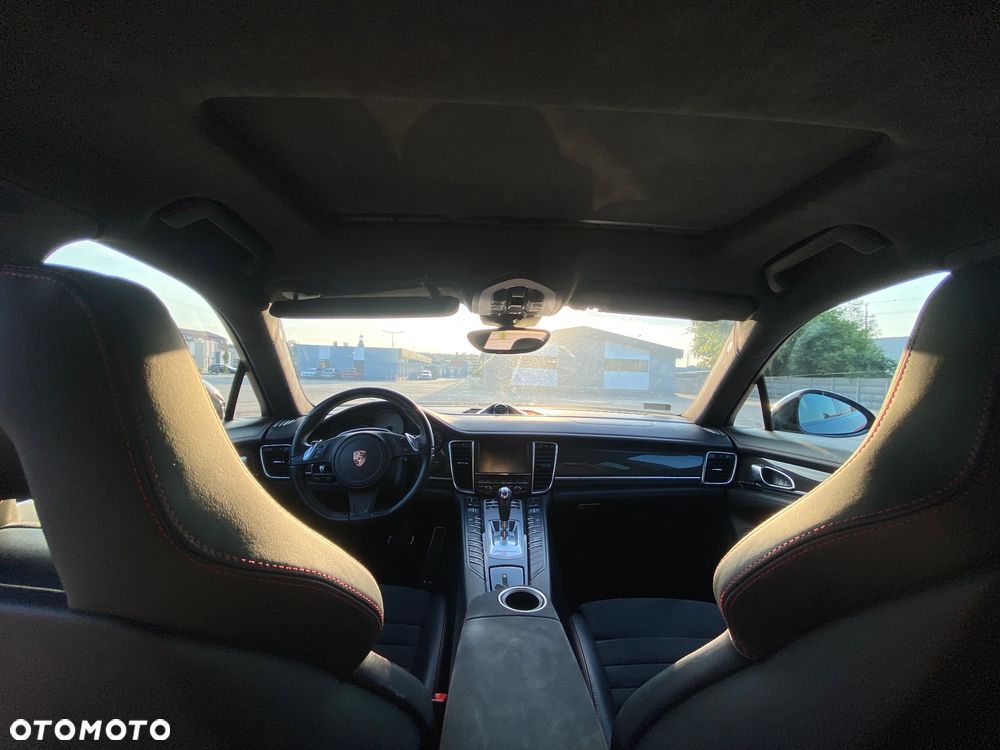 Porsche Panamera GTS PDK - 14