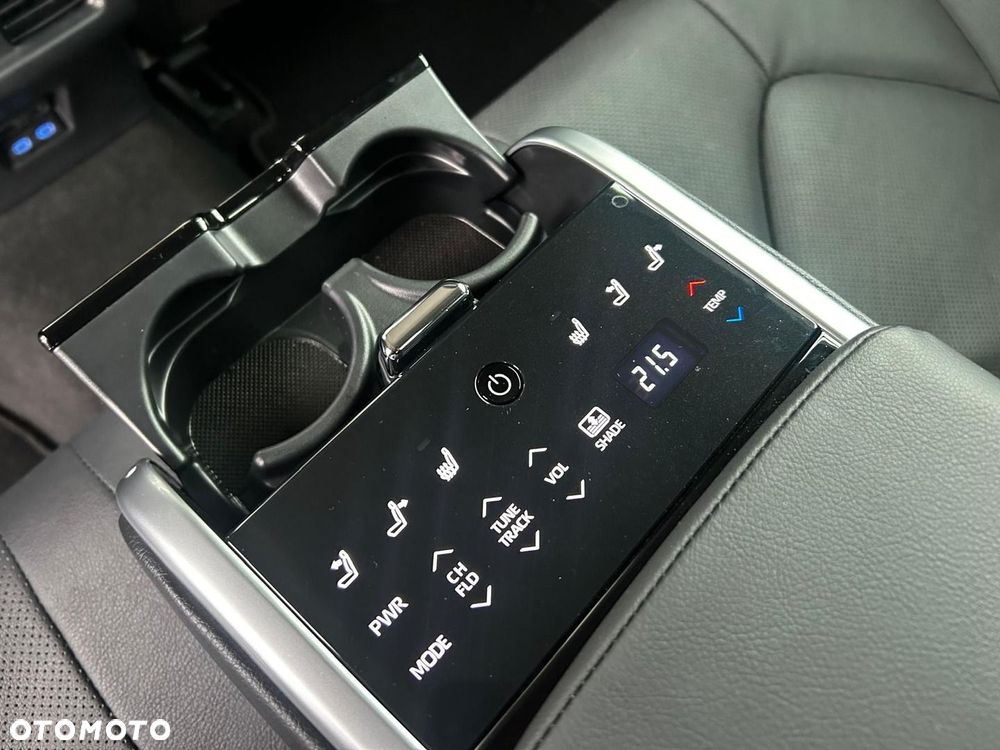 Toyota Camry 2.5 Hybrid Executive CVT - 21