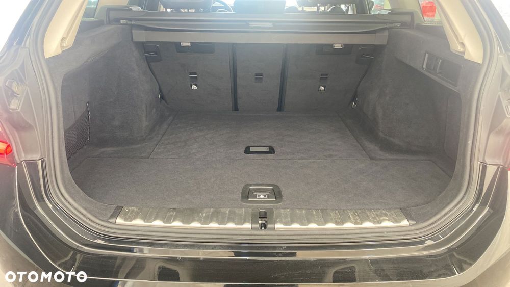 BMW Seria 3 320d xDrive mHEV - 12