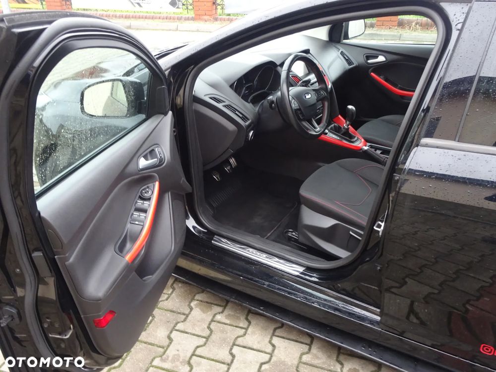 Ford Focus 2.0 TDCi ST-Line Red ASS - 17