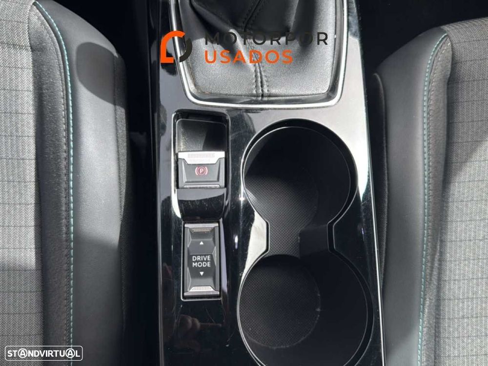 Peugeot 2008 1.2 PureTech Allure - 11