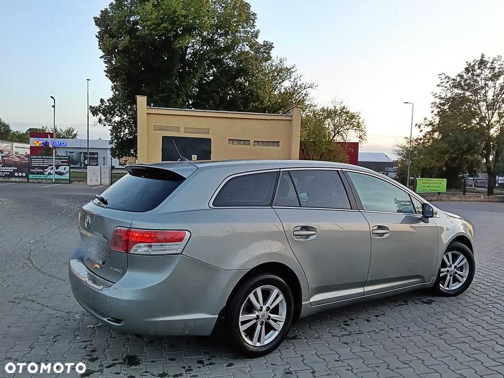 Toyota Avensis - 6