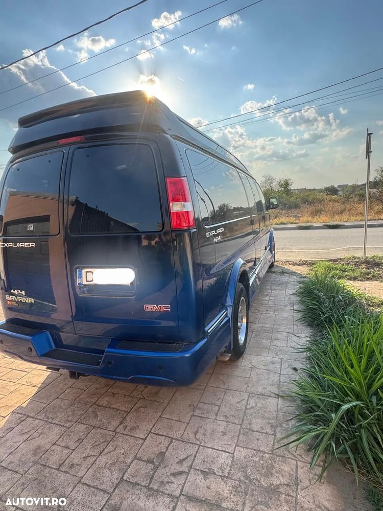 GMC Savana - 4