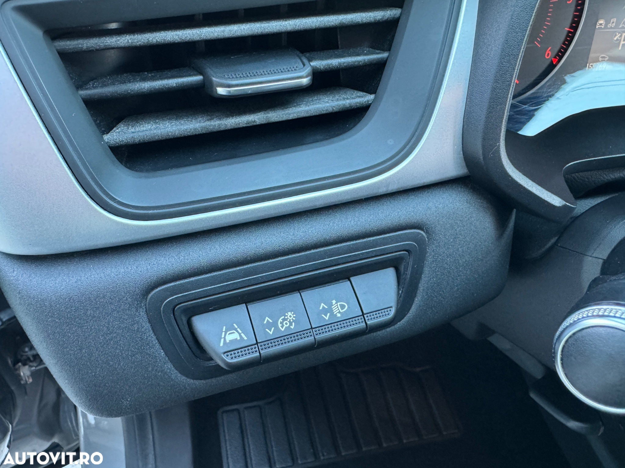 Renault Captur BLUE dCi EDC Intens - 33