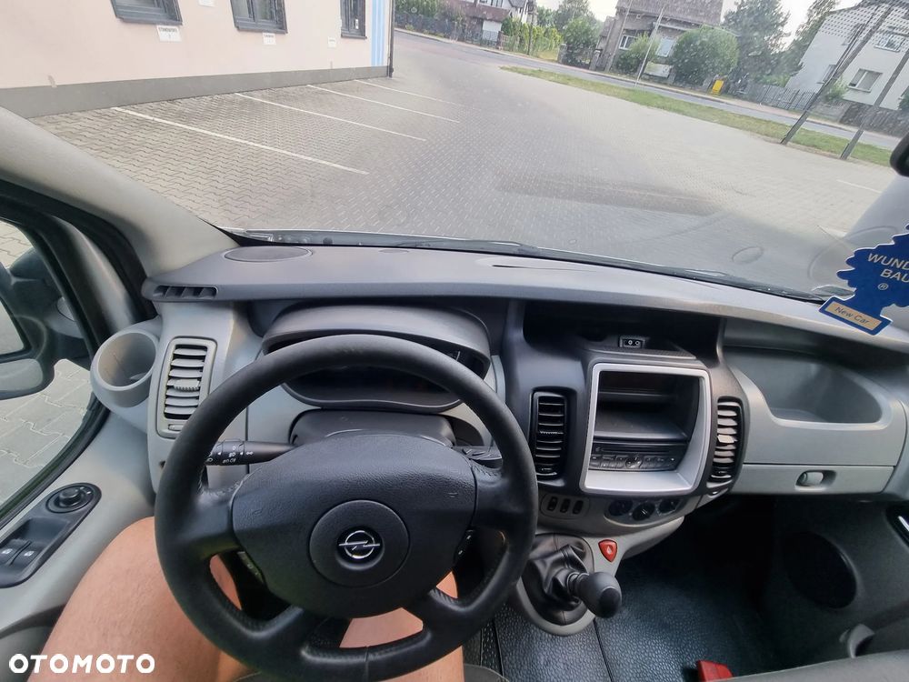Opel Vivaro - 8