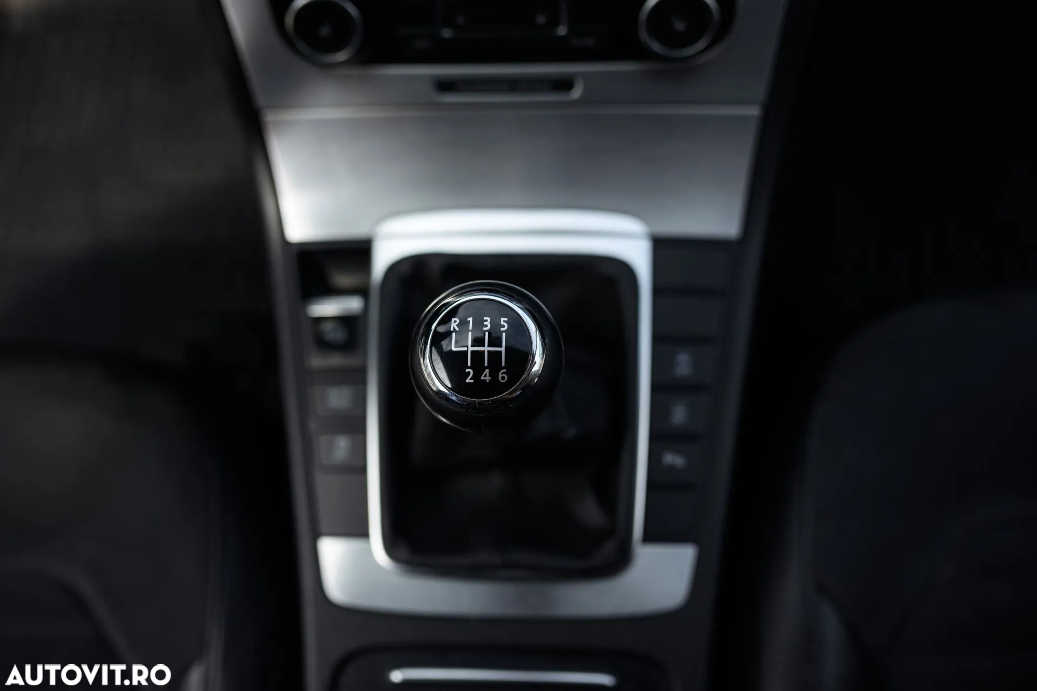 Volkswagen Passat 2.0 TDI BlueMotion Tehnology Comfortline - 15