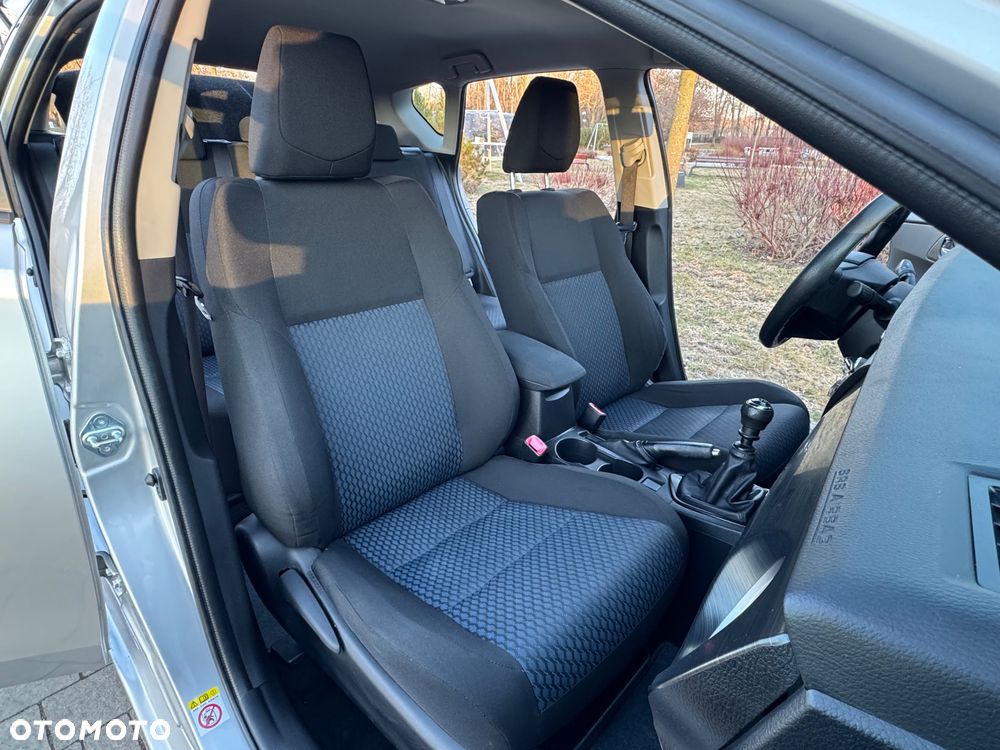 Toyota Auris 1.33 Dual-VVT-i Cool - 25