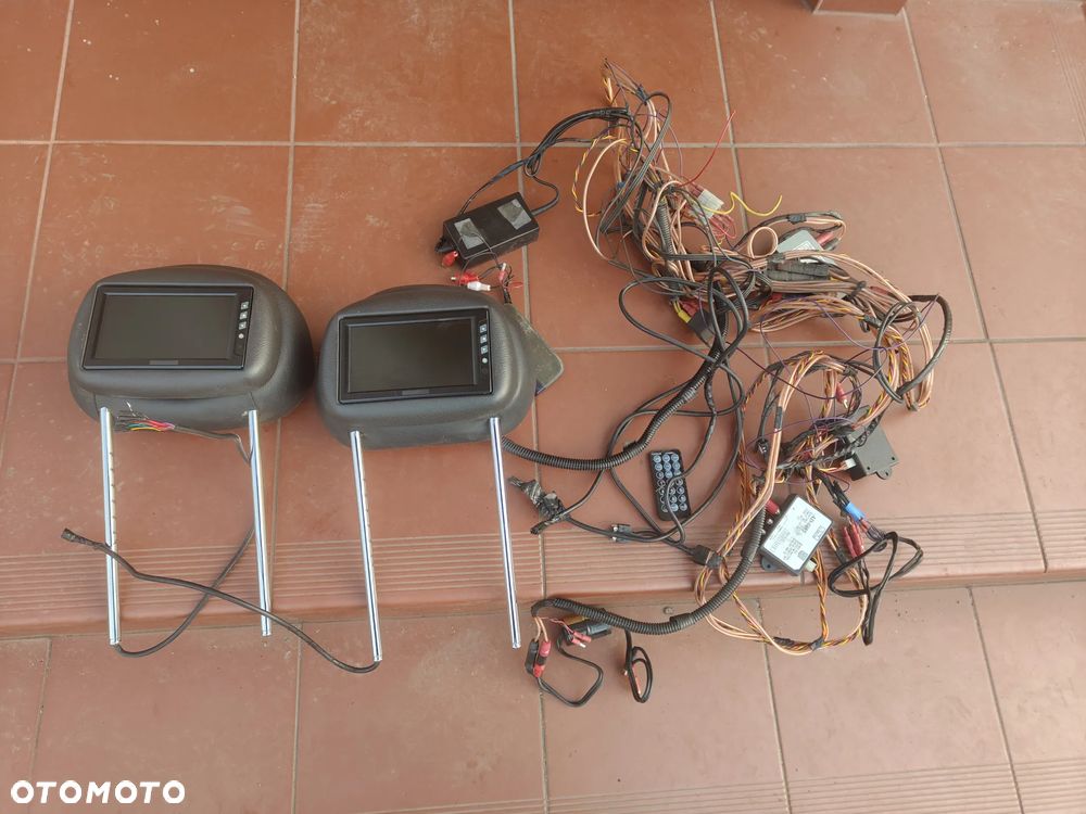 MERCEDES W211 Zagłówki Z Monitorami Zagłówek SKÓRZANY Fotela - 1