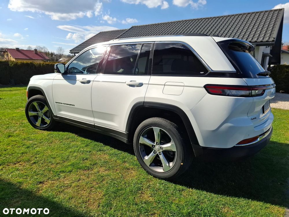 Jeep Grand Cherokee - 14