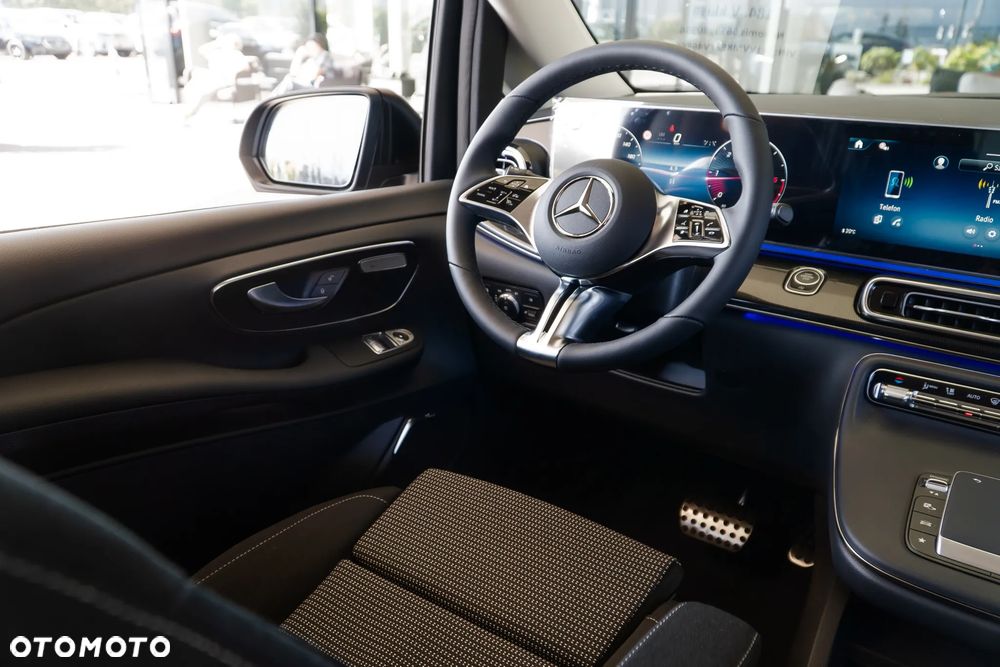 Mercedes-Benz Klasa V - 16