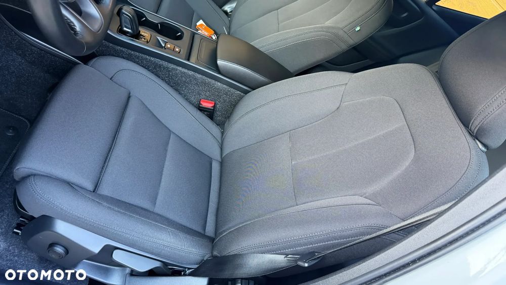 Volvo XC 40 T3 Geartronic Momentum Core - 17