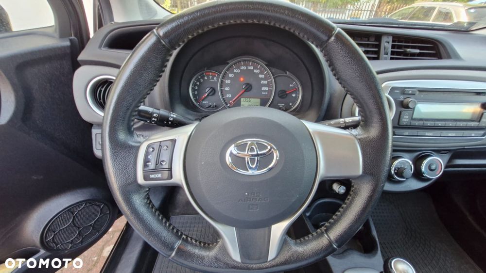 Toyota Yaris - 10