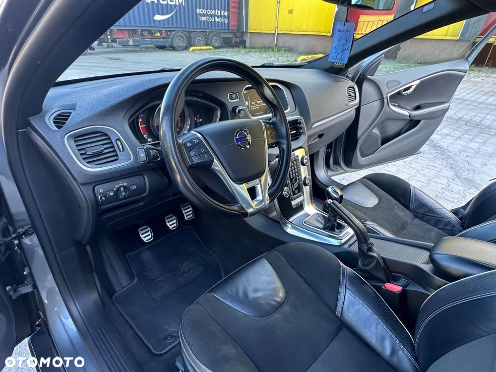 Volvo V40 D2 Drive-E R-Design Momentum - 9