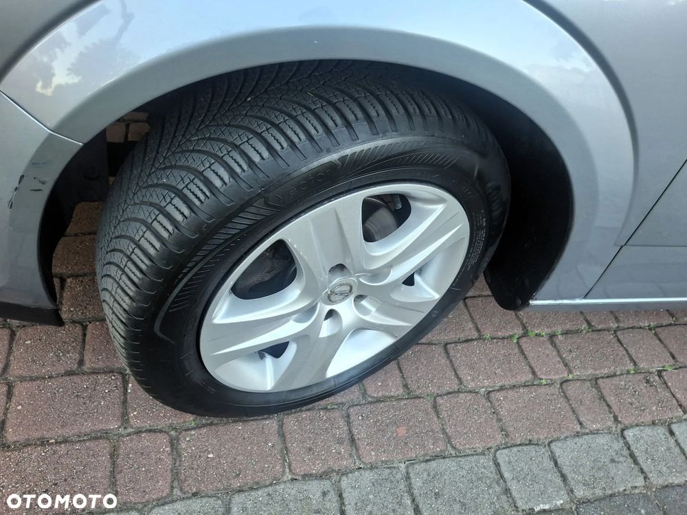 Opel Astra 1.6 Edition 111 Jahre - 17