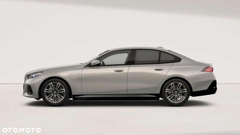 BMW Seria 5 550e xDrive PHEV - 2