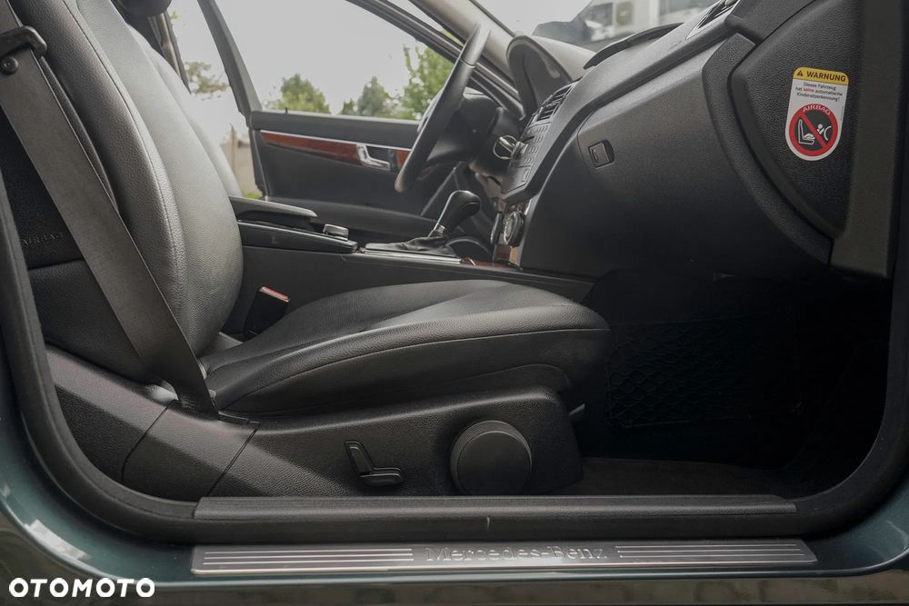 Mercedes-Benz Klasa C 300 7G-TRONIC SPORT EDITION - 13