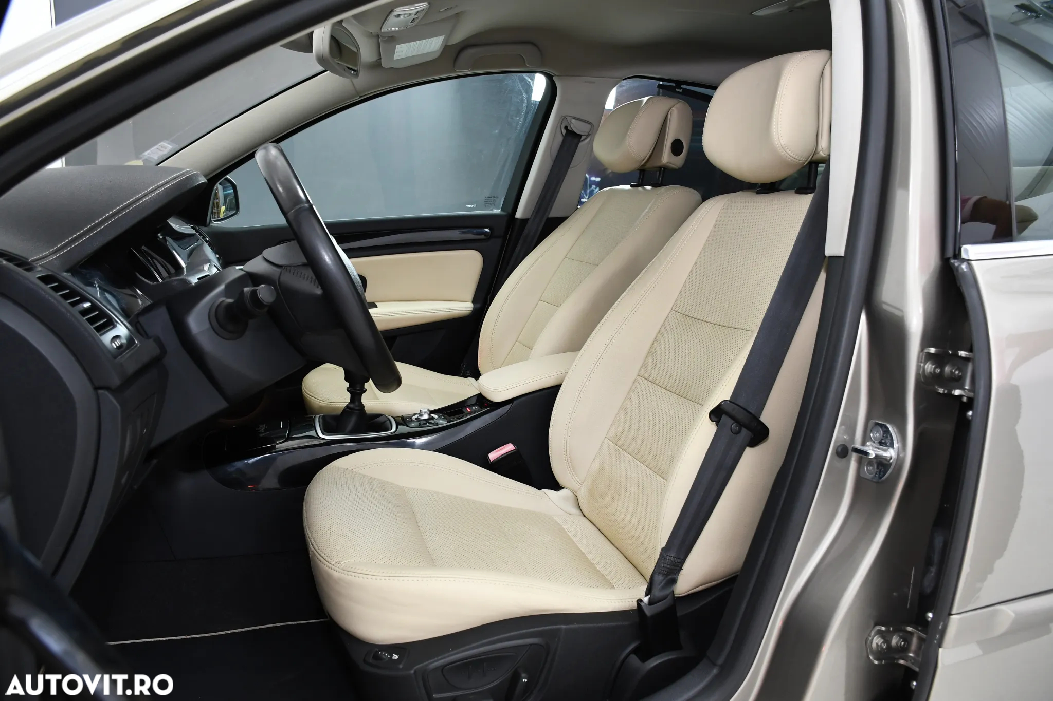Renault Laguna 2.0 dCi FAP Initiale - 5