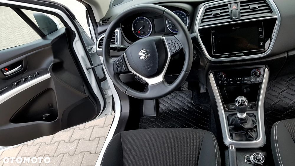 Suzuki S-Cross - 27