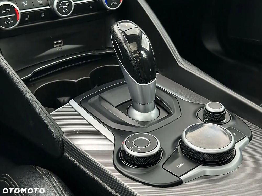 Alfa Romeo Giulia - 14