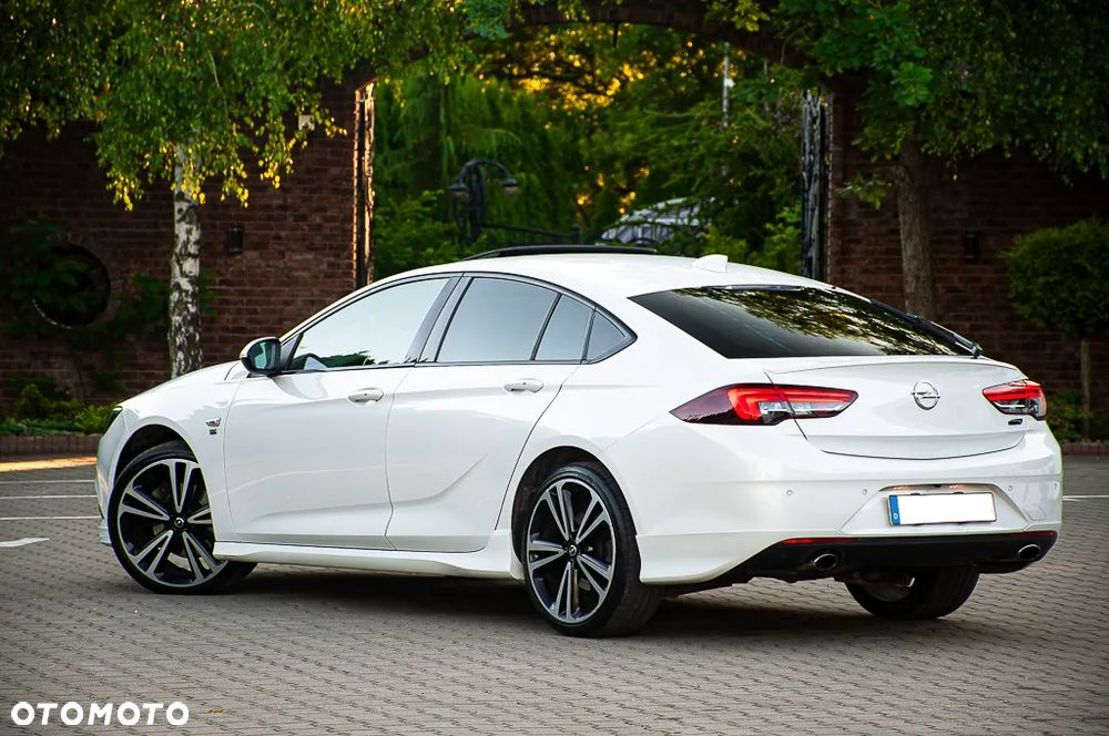 Opel Insignia 2.0 BiTrb D 4x4 Automatik Exclusive - 3