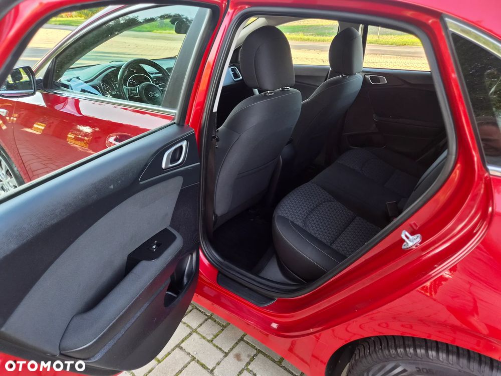 Kia Ceed 1.4 CVVT Dream Team Edition - 11