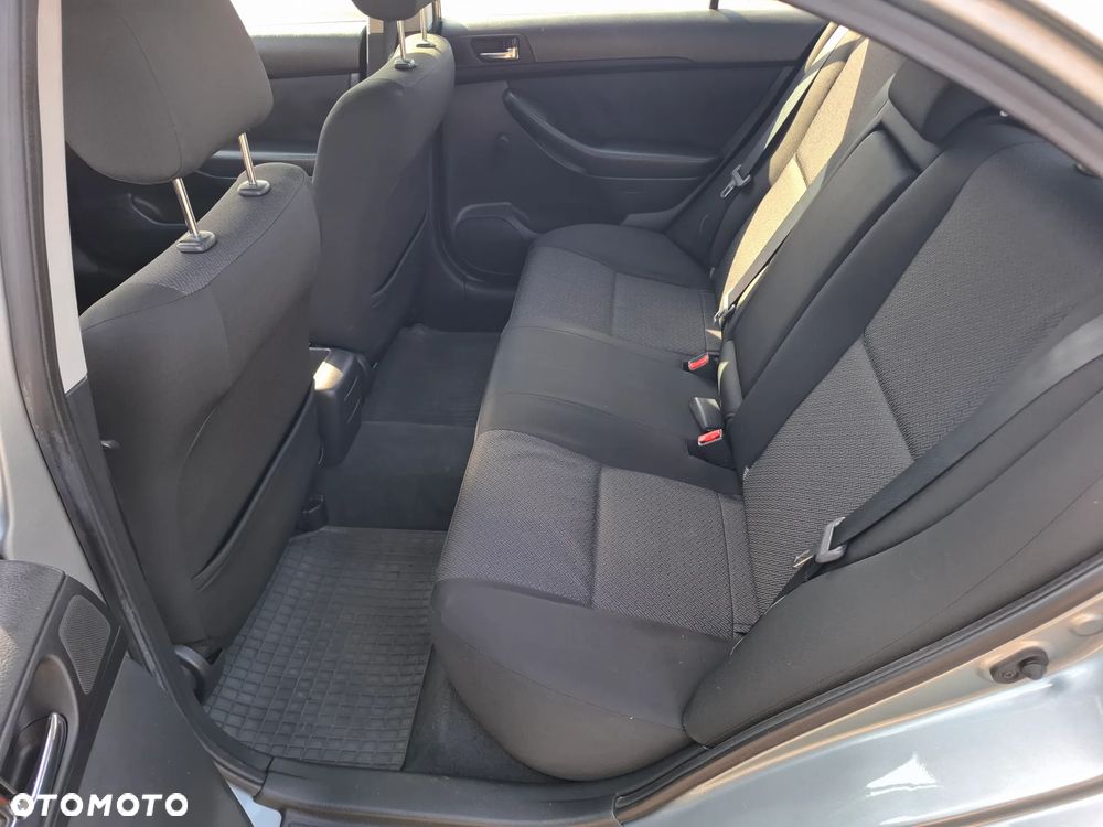 Toyota Avensis 2.0 D-4D Luna - 12
