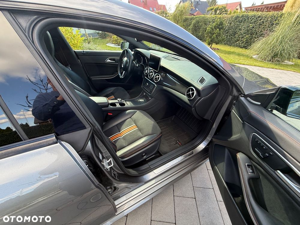 Mercedes-Benz CLA 200 7G-DCT - 12