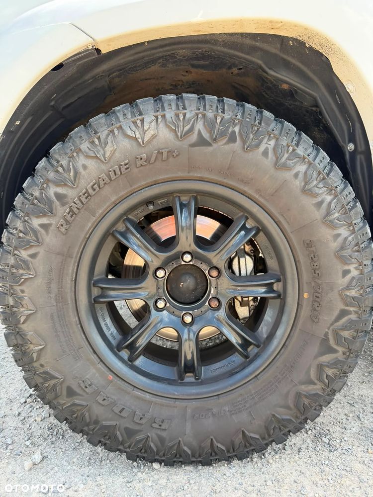 Toyota Land Cruiser - 20