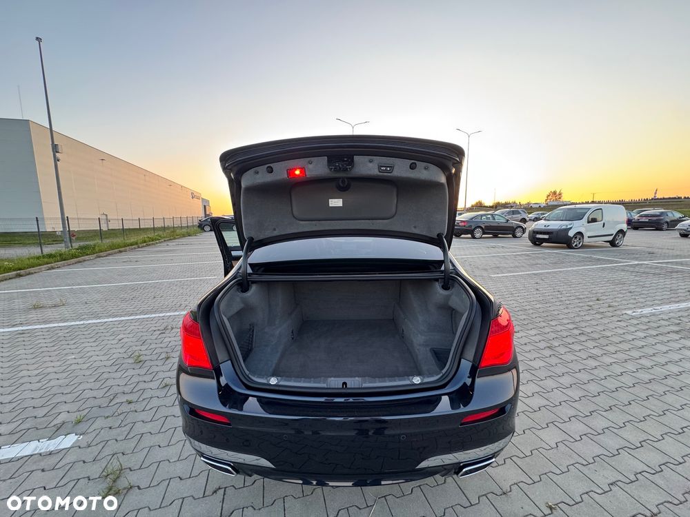 BMW Seria 7 740d - 11