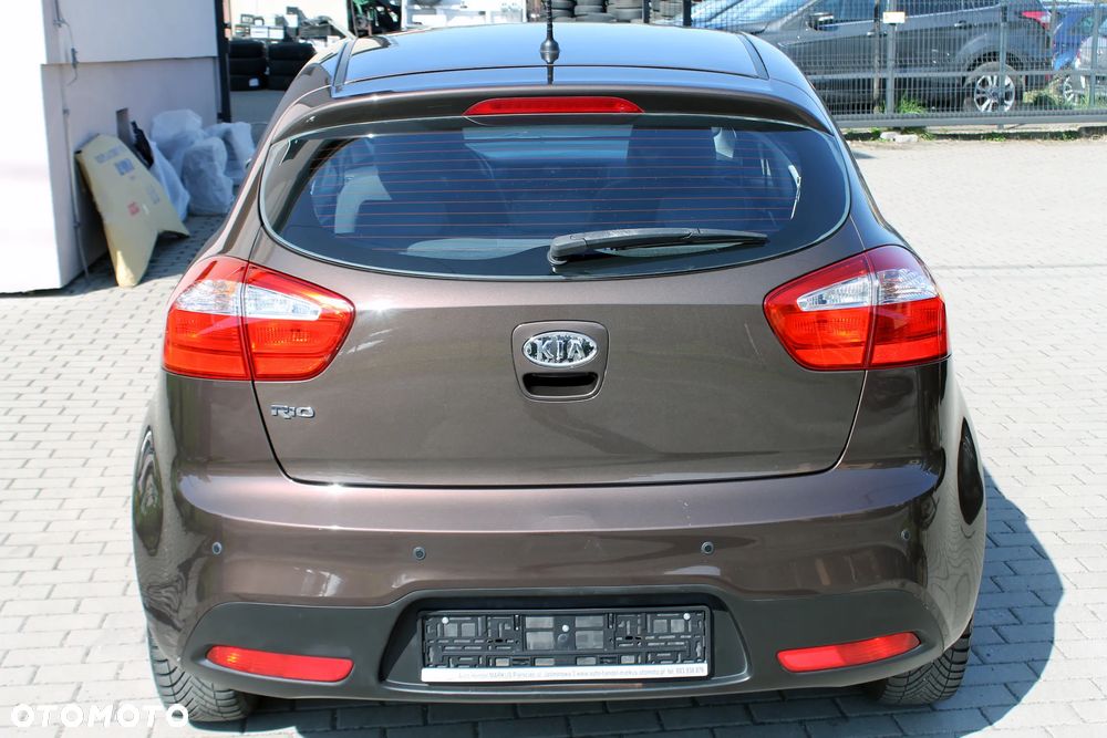 Kia Rio - 8