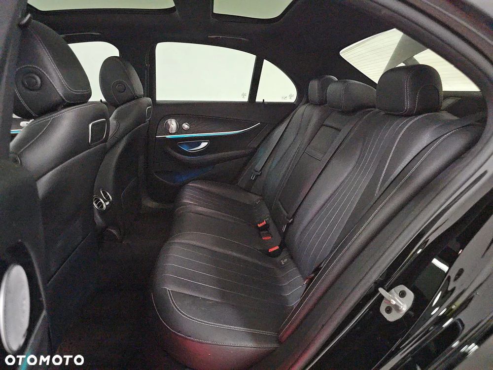 Mercedes-Benz Klasa E 300 9G-TRONIC AMG Line - 10