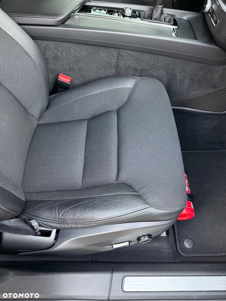 Volvo XC 60 D3 Drive-E Momentum - 26