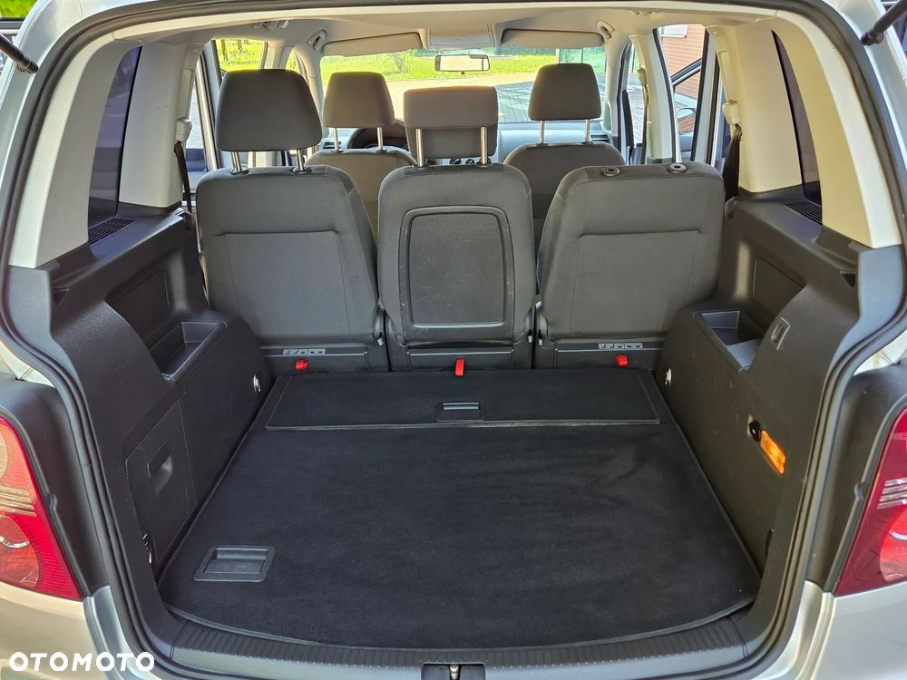 Volkswagen Touran 1.9 TDI DPF Blue Motion Trendline - 17