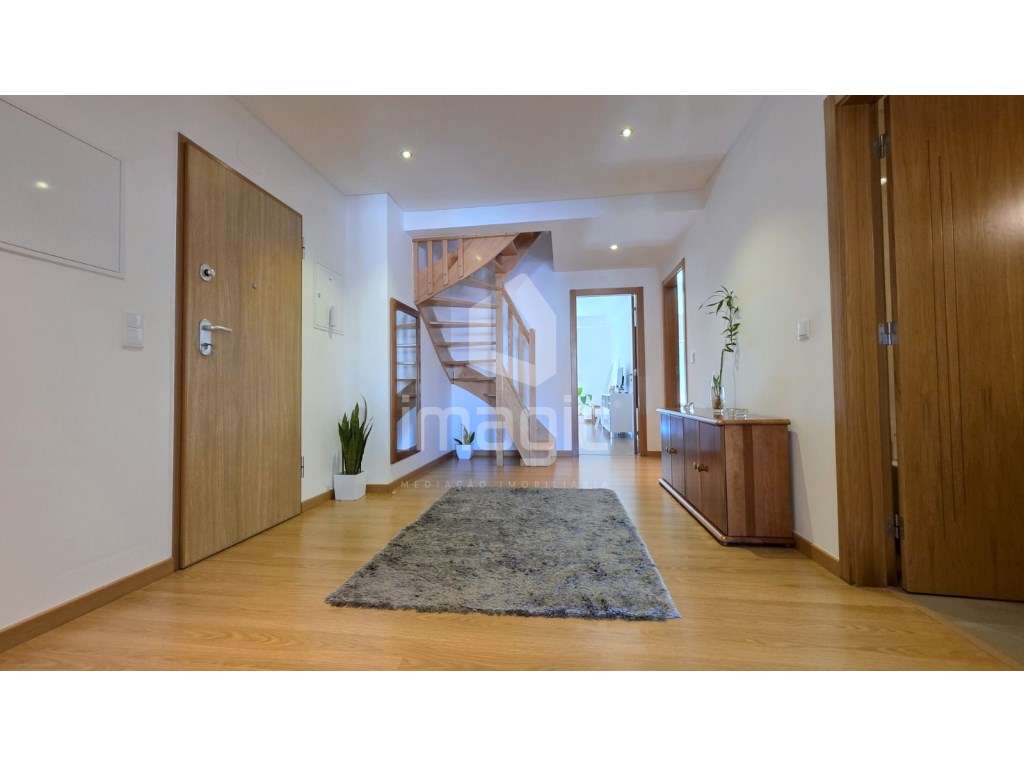 Apartamento T3 Duplex, com duas salas, usado na Malveira - Grande imagem: 5/34