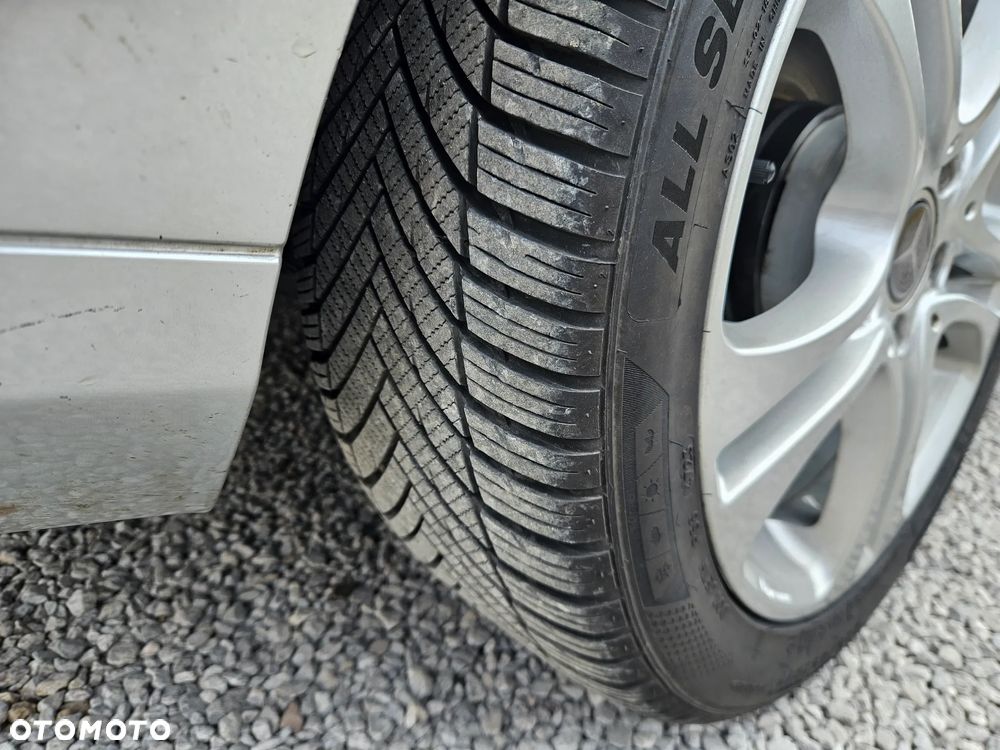 Mercedes-Benz Klasa C 180 K BlueEff Elegance - 26