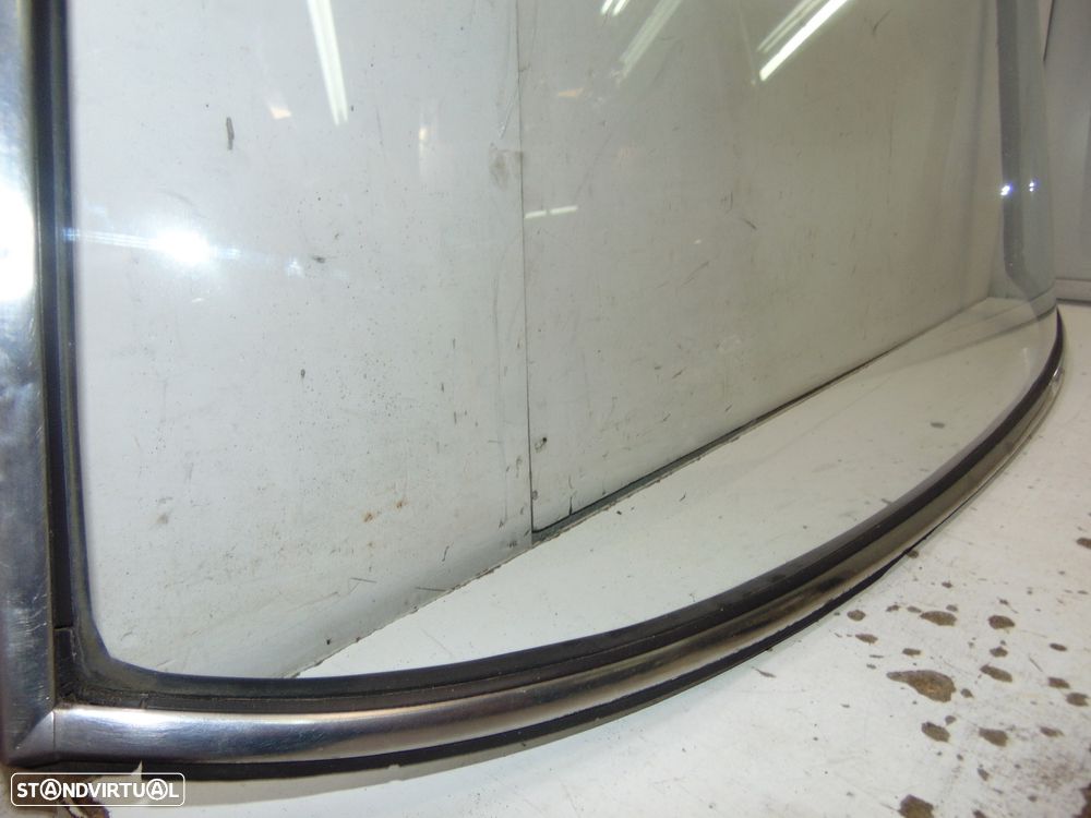 Datsun 1600 SSS para-brisas - 3