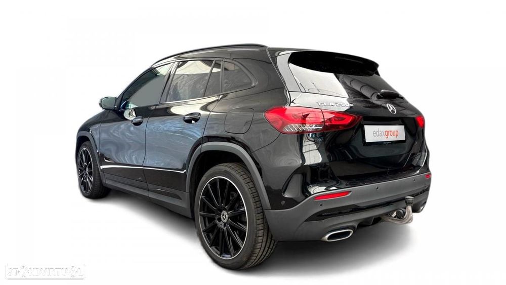 Mercedes-Benz GLA 250 e AMG Line - 2