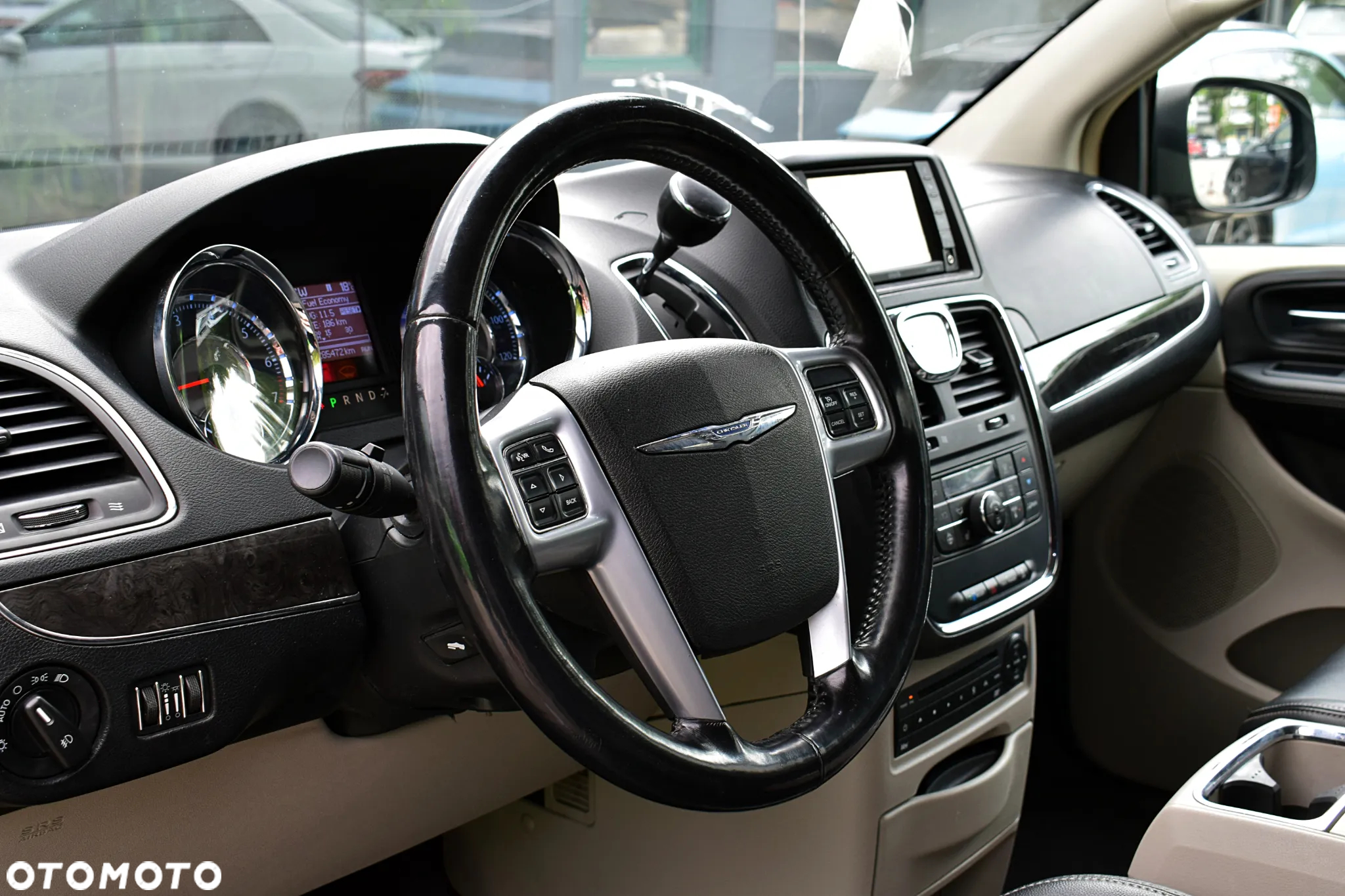 Chrysler Town & Country 3.6 Limited - 4