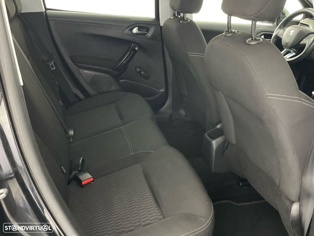 Peugeot 208 1.2 PureTech Style - 23