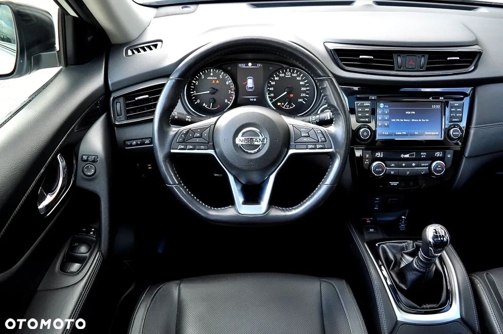 Nissan X-Trail 1.6 DIG-T Tekna 2WD 7os - 27