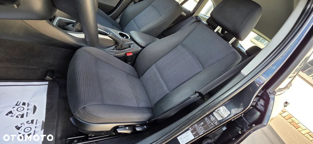 BMW X1 sDrive18d Sport Line - 23