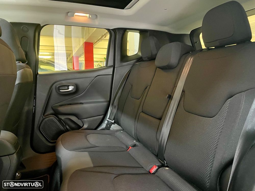 Jeep Renegade 1.3 T Night Eagle DCT - 26