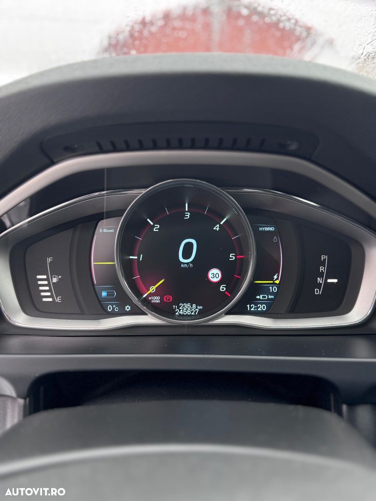 Volvo V60 D5 AWD Basic - 15