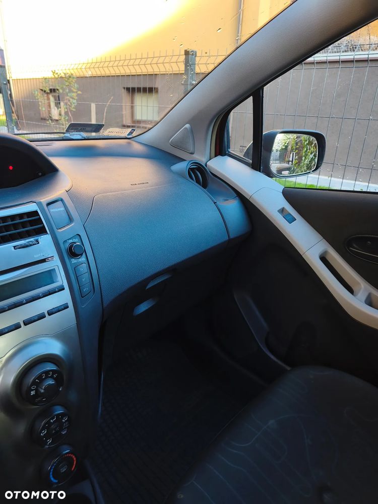 Toyota Yaris - 6