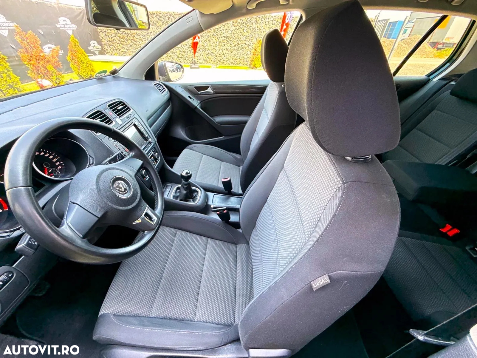 Volkswagen Golf - 18