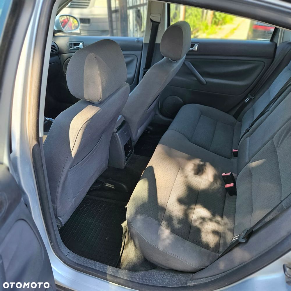 Volkswagen Passat - 14
