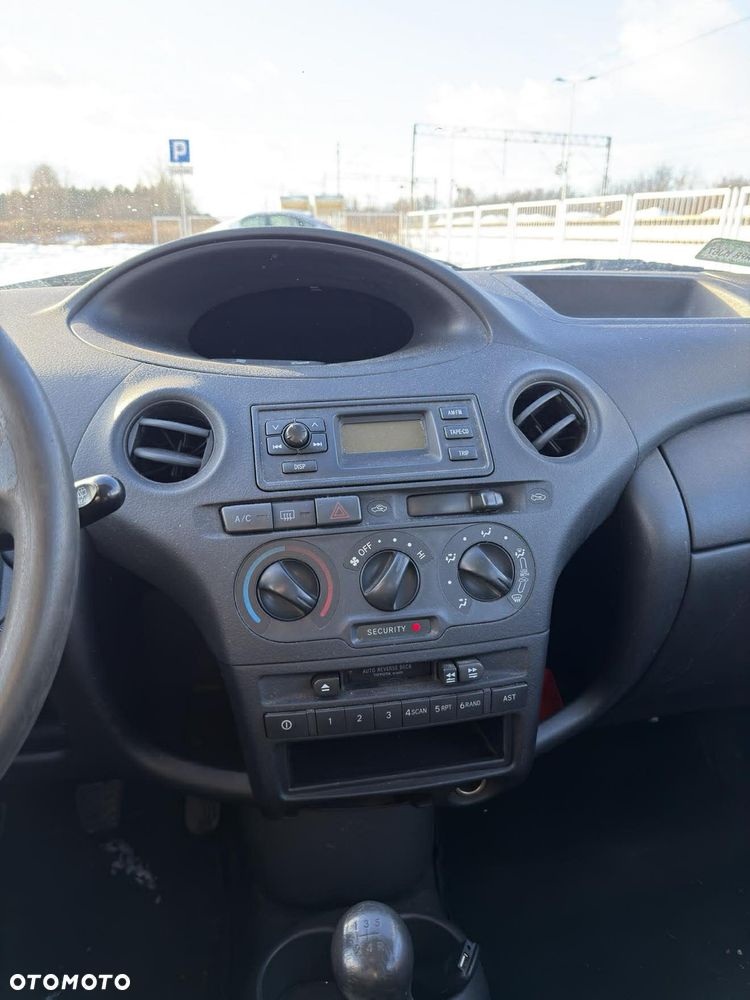 Toyota Yaris 1.0 Terra - 20