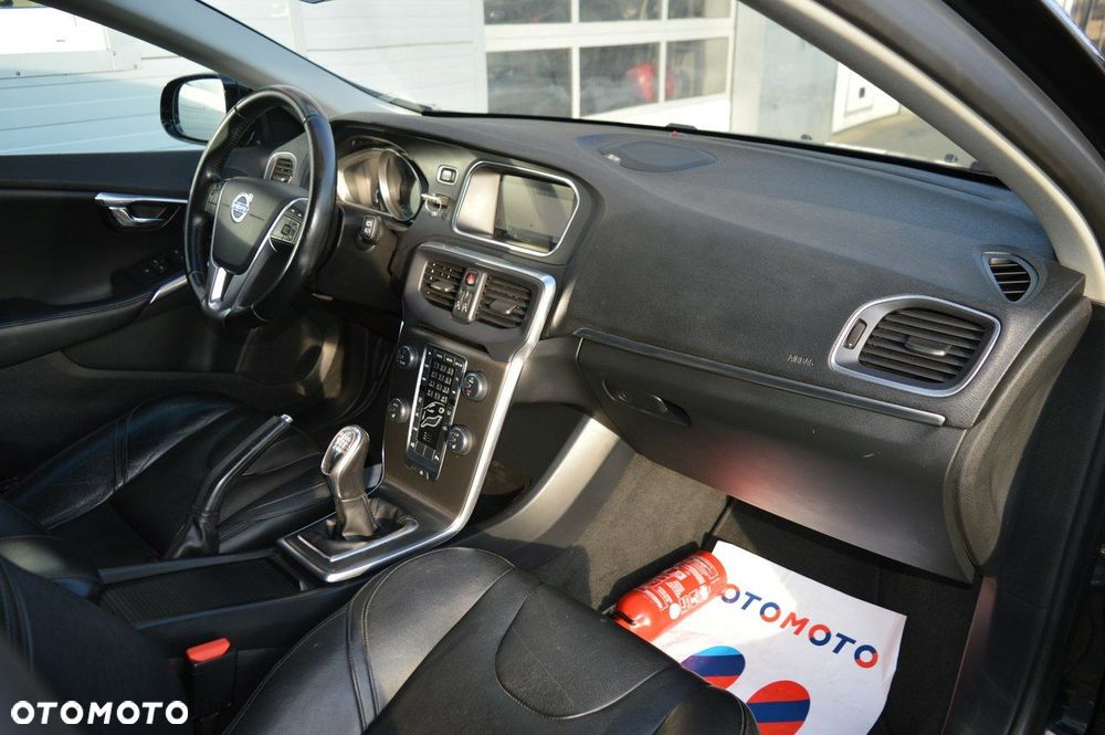 Volvo V40 D2 Summum - 24